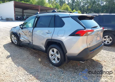 2021 Toyota Rav4 Xle z USA, uszkodzony, nr VIN 2T3W1RFV1MC097470